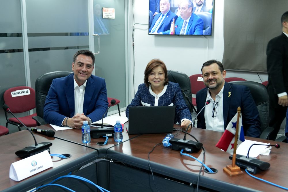 AND atiende compromisos pendientes con cinco municipios por B/.4.2 millones